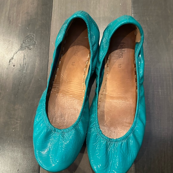 Tieks Turquoise  Blue Ballet Flats with Patent Leather Finish size 13 - Picture 8 of 8